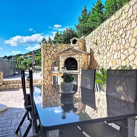 Palma-1 By Interhome Stanici